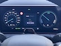 Hyundai Santa Fe 1.6 T-GDI PHEV Premium 4WD / Fabrieksgarantie tot 12-2029 / Dealer onderhouden / Afneembare Trekhaak / HUD / EAER 54 km / Camera 360° / Stoelventilatie / Stuur-, stoel- & achterbankverwarming / 20" LM wielen & All Season banden /
