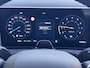 Hyundai Santa Fe 1.6 T-GDI PHEV Premium 4WD / Fabrieksgarantie tot 12-2029 / Dealer onderhouden / Afneembare Trekhaak / HUD / EAER 54 km / Camera 360° / Stoelventilatie / Stuur-, stoel- & achterbankverwarming / 20" LM wielen & All Season banden /