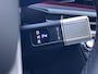 Hyundai Santa Fe 1.6 T-GDI PHEV Premium 4WD / Fabrieksgarantie tot 12-2029 / Dealer onderhouden / Afneembare Trekhaak / HUD / EAER 54 km / Camera 360° / Stoelventilatie / Stuur-, stoel- & achterbankverwarming / 20" LM wielen & All Season banden /