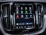 Volvo XC60 2.0 T6 Plug-in hybrid AWD Plus Dark - Long Range l Pano l H&K | 360 | Trekhaak