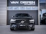 Volvo XC60 2.0 T6 Plug-in hybrid AWD Plus Dark - Long Range l Pano l H&K | 360 | Trekhaak