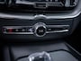 Volvo XC60 2.0 T6 Plug-in hybrid AWD Plus Dark - Long Range l Pano l H&K | 360 | Trekhaak