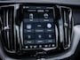 Volvo XC60 2.0 T6 Plug-in hybrid AWD Plus Dark - Long Range l Pano l H&K | 360 | Trekhaak