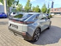 Toyota C-HR / C-HR+ FIRST EDITION 77KWH NIEUW EN DIRECT LEVERBAAR!!! 20''LM-VELGEN WARMTEPOMP KEYLESS EL-ACHTERKLEP BLIND SPOT NAVI CAMERA PARK-SENSOREN LED PRIVACY GLASS STOEL/STUURVERW
