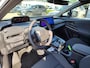 Toyota C-HR / C-HR+ FIRST EDITION 77KWH NIEUW EN DIRECT LEVERBAAR!!! 20''LM-VELGEN WARMTEPOMP KEYLESS EL-ACHTERKLEP BLIND SPOT NAVI CAMERA PARK-SENSOREN LED PRIVACY GLASS STOEL/STUURVERW