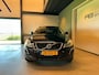 Volvo XC60 2.0T AUTOMAAT SUMMUM-uitv|TREKHAAK|CLIMA AIRCO|LM-VELGEN|NAVIGATIE|CRUISE CONTROL|Bi-XENON|STOELVERWARMING|BLUETOOTH