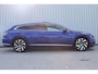 Volkswagen Arteon Shooting Brake 1.4 TSI eHybrid R-Line Business+ | Incl. 12 maanden garantie | SOH 92% | Stoel/stuurverwarming | Uitklapbare trekhaak | Schuif/kantel dak | Adaptieve cruise control | Apple carplay/Android auto | Head-up display |