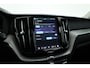 Volvo XC60 2.0 T6 Plug-in hybrid AWD Plus Dark | Pano-dak | Adap. Cruise | H&K Audio | 4x stoel + stuurverwarming |