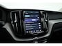 Volvo XC60 2.0 T6 Plug-in hybrid AWD Plus Dark | Pano-dak | Adap. Cruise | H&K Audio | 4x stoel + stuurverwarming |