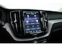 Volvo XC60 2.0 T6 Plug-in hybrid AWD Plus Dark | Pano-dak | Adap. Cruise | H&K Audio | 4x stoel + stuurverwarming |