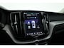 Volvo XC60 2.0 T6 Plug-in hybrid AWD Plus Dark | Pano-dak | Adap. Cruise | H&K Audio | 4x stoel + stuurverwarming |