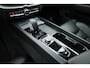 Volvo XC60 2.0 T6 Plug-in hybrid AWD Plus Dark | Pano-dak | Adap. Cruise | H&K Audio | 4x stoel + stuurverwarming |