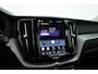 Volvo XC60 2.0 T6 Plug-in hybrid AWD Plus Dark | Pano-dak | Adap. Cruise | H&K Audio | 4x stoel + stuurverwarming |