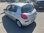 Renault Clio 1.6-16V Privilège Automaat, 5Drs,Apk 21/4/27,LEES Advertentie