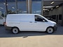Mercedes-Benz eVito eVito 112 L2 Business Solution 60 kWh Achteruitrijcamera Airco  Stoelverwarming