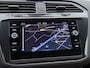 Volkswagen Tiguan 1.4 TSI eHybrid R-Line Business | Navigatie | Elek Achterklep | Stuur-/Stoelverwarming | Camera | 19" | IQ Light |
