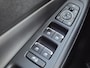 Hyundai Santa Fe 1.6 T-GDI PHEV Premium Plus Sky / SOH 100% / Dealer onderhouden / Fabrieksgarantie tot 06-2027 / Trekgewicht 1350 kg / Head Up Display / Elektrische achterklep / Rondomzicht camera / Stuur- Stoel & Achterbank verwarming / Glazen schuif- en kanteldak /