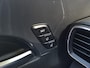 Hyundai Santa Fe 1.6 T-GDI PHEV Premium Plus Sky / SOH 100% / Dealer onderhouden / Fabrieksgarantie tot 06-2027 / Trekgewicht 1350 kg / Head Up Display / Elektrische achterklep / Rondomzicht camera / Stuur- Stoel & Achterbank verwarming / Glazen schuif- en kanteldak /