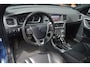 Volvo V60 T4 R-Design | Panoramadak | Dealer Onderhouden | Camera | Stoelverwarming | Standkachel |