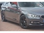 BMW 3-Serie Touring 320i Upgrade Edition Sport-line | Navigatie | Panoramadak | Harman-Kardon L7 | Sportstoelen | NL auto!! |