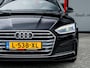 Audi A5 Cabriolet 2.0 TFSI MHEV Sport Pro S-Line 190PK | Navigatie | Stoelverwarming | Cruise Control | Climate Control | LED Koplampen | 19'' Lichtmetalen Velgen | Parkeersensoren | Lederen Bekleding | Flippers |