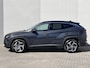 Hyundai Tucson 1.6 T-GDI PHEV Comfort Smart 4WD / Fabrieksgarantie tot 06-2028 / Accu SoH 100 % / Dealer onderhouden / Navigatie / Camera / Apple Carplay Android / Stuur- en stoelverwarming / 19" LM wielen /