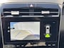 Hyundai Tucson 1.6 T-GDI PHEV Comfort Smart 4WD / Fabrieksgarantie tot 06-2028 / Accu SoH 100 % / Dealer onderhouden / Navigatie / Camera / Apple Carplay Android / Stuur- en stoelverwarming / 19" LM wielen /