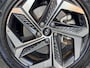 Hyundai Tucson 1.6 T-GDI PHEV Comfort Smart 4WD / Fabrieksgarantie tot 06-2028 / Accu SoH 100 % / Dealer onderhouden / Navigatie / Camera / Apple Carplay Android / Stuur- en stoelverwarming / 19" LM wielen /