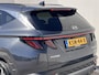 Hyundai Tucson 1.6 T-GDI PHEV Comfort Smart 4WD / Fabrieksgarantie tot 06-2028 / Accu SoH 100 % / Dealer onderhouden / Navigatie / Camera / Apple Carplay Android / Stuur- en stoelverwarming / 19" LM wielen /