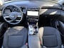 Hyundai Tucson 1.6 T-GDI PHEV Comfort Smart 4WD / Fabrieksgarantie tot 06-2028 / Accu SoH 100 % / Dealer onderhouden / Navigatie / Camera / Apple Carplay Android / Stuur- en stoelverwarming / 19" LM wielen /