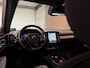 Volvo XC40 B4 Plus Dark | Trekhaak | Harman Kardon | Bestuurdersstoel elektrisch geheugen | Adaptieve Cruise Control | Stoel en Stuurwielverwarming | Google Infotainment | Parkeercamera | Pilot Assist | BLIS Dode Hoek Detectie | Keyless Drive | Parkeersensoren voor+achter | Passagiersstoel elektrisch | Elektrisch bedienbare achterklep | 18 Inch | Zitting verlenging voorstoelen | DAB Radio | Apple Carplay/Android Auto | Draadloos telefoon opladen | Volvo On Call met mobiele App functie | Onyx Black Metallic |