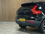 Volvo XC40 B4 Plus Dark | Trekhaak | Harman Kardon | Bestuurdersstoel elektrisch geheugen | Adaptieve Cruise Control | Stoel en Stuurwielverwarming | Google Infotainment | Parkeercamera | Pilot Assist | BLIS Dode Hoek Detectie | Keyless Drive | Parkeersensoren voor+achter | Passagiersstoel elektrisch | Elektrisch bedienbare achterklep | 18 Inch | Zitting verlenging voorstoelen | DAB Radio | Apple Carplay/Android Auto | Draadloos telefoon opladen | Volvo On Call met mobiele App functie | Onyx Black Metallic |