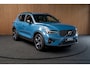 Volvo XC40 2.0 B3 Core Navi ACC 360° Elektr. trekhaak Standkachel Park Assist Pilot Zwarte binnenhemel Elektr. bedienbare achterklep Sfeerverlichting Stuurverwarming Stoelverwarming PDC LM velgen BTW auto!