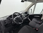 Peugeot Boxer 330 2.2HDi 141PK L2H2 3-Persoons Euro 6 Trekhaak Camera Airco Navi Cruise Control Pdc Betonplex Vloer Wandbetimmering Schuifdeur 1e Eigenaar 2.500KG Trekgewicht