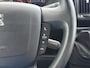 Peugeot Boxer 330 2.2HDi 141PK L2H2 3-Persoons Euro 6 Trekhaak Camera Airco Navi Cruise Control Pdc Betonplex Vloer Wandbetimmering Schuifdeur 1e Eigenaar 2.500KG Trekgewicht