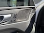 Volvo XC60 2.0 T6 Plug-in hybrid AWD Ultimate Dark | 22 inch wielen | Side Skirts | Getint Glas