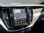 Volvo XC60 2.0 T6 Plug-in hybrid AWD Ultimate Dark | 22 inch wielen | Side Skirts | Getint Glas