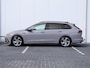 Volkswagen Golf Variant 1.5 eTSI R-Line 150 pk | Trekhaak | Stoel- en stuurverwarming | LED | Adaptieve cruise Control | Navigatie |