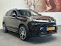 Lynk & Co 01 1.5 MY 2023 ZWARTE HEMEL 360 CAMERA ADAPTIVE CRUISE CONTROL PANORAMA SCHUIF/KANTELDAK APPLE CARPLAY/ANDROID RIJSTROOKSENSOREN ZEER MOOI !!