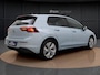 Volkswagen Golf 1.5 eHybrid Life | ACC | Stuur-/Stoelverwarming | Spiegelpakket | Parkeerhulp | 17'' |