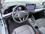 Volkswagen Golf 1.5 eHybrid Life | ACC | Stuur-/Stoelverwarming | Spiegelpakket | Parkeerhulp | 17'' |