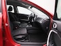 Kia Ceed Sportswagon 1.0 T-GDi DynamicLine | Navi | Lichtmetalen velgen | Camera | Lane Assist | Climate control | 4 season banden |