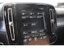 Volvo XC40 T4 Recharge Inscription Expr. | Zwart lederen bekleding | Stoel-/ Stuurwielverwarming | Parkeercamera achter | BLIS | Adaptieve Cruise Control | Standkachel | Trekhaak | Draadloze Telefoonlader | Apple Carplay |