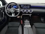 Mercedes-Benz A-klasse 180 Business Solution AMG | Panoramaschuifdak | Premium Plus | 19”AMG-velgen | Head-up display | Dodehoekassistent |