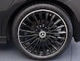 Mercedes-Benz A-klasse 180 Business Solution AMG | Panoramaschuifdak | Premium Plus | 19”AMG-velgen | Head-up display | Dodehoekassistent |