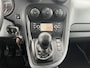 Mercedes-Benz Citan 111 CDI BlueEFFICIENCY Btw en Bpm vrij!! Airco Cruise controle Trekhaak 1050kg trekgewicht Parkeer sensoren achter Navigatiesysteem Telefoonverbinding Euro 6