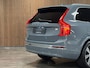 Volvo XC90 T8 AWD Recharge Ultimate Ultra Bright | Luchtvering | Trekhaak | 360 Camera | Head-Up Display | Harman Kardon | 455pk | Adaptieve Cruise Control | Stoelverwarming voor+achter | Stuurwielverwarming | Schuifdak | 21 Inch | Full LED Meesturende koplampen | Standkachel met Volvo On Call App | Pilot Assist | BLIS Dode Hoek Detectie | Elektrische voorstoelen geheugen | R-Design Contour Stoelen met wit stiksel en bies (Uniek in deze combinatie met exterieur!) | Zitting verlenging voorstoelen | Lederen Dashboard | Google Infotainment | Keyless Drive | Parkeersensoren voor+achter | Privacy Glass | Elektrisch bedienbare achterklep | Geïntegreerde zongordijnen achterportieren | Geïntegreerd kinderzitje achterin | Verlichte instaplijsten | 7-Persoons | 4-Zone Climate Control | DAB Radio | Apple Carplay/Android Auto | Draadloos telefoon opladen | Volvo On Call met mobiele App functie | Vapour Grey Metallic |