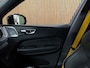 Volvo XC60 T8 AWD Recharge Polestar Long Range | Bowers & Wilkins | Trekhaak | 360° Camera | 22 Inch | 455pk | Adaptieve Cruise Control | Stoel en Stuurwielverwarming | Full LED Meesturende koplampen | Pilot Assist | Standkachel met Volvo On Call App | Elektrische voorstoelen geheugen | R-Design Contour Stoelen met wit stiksel en bies | Zitting verlenging voorstoelen | Lederen dashboard | Schuifdak | Google Infotainment | Gelamineerde/geluidwerende zijruiten | Keyless Drive | Parkeersensoren voor+achter | Geïntegreerde kinderzitjes achterin | Privacy Glass | Elektrisch bedienbare achterklep | DAB Radio | Apple Carplay/Android Auto | Draadloos telefoon opladen | Volvo On Call met mobiele App functie | Onyx Black Metallic | Unieke kenmerken: