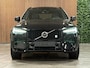 Volvo XC60 T8 AWD Recharge Polestar Long Range | Bowers & Wilkins | Trekhaak | 360° Camera | 22 Inch | 455pk | Adaptieve Cruise Control | Stoel en Stuurwielverwarming | Full LED Meesturende koplampen | Pilot Assist | Standkachel met Volvo On Call App | Elektrische voorstoelen geheugen | R-Design Contour Stoelen met wit stiksel en bies | Zitting verlenging voorstoelen | Lederen dashboard | Schuifdak | Google Infotainment | Gelamineerde/geluidwerende zijruiten | Keyless Drive | Parkeersensoren voor+achter | Geïntegreerde kinderzitjes achterin | Privacy Glass | Elektrisch bedienbare achterklep | DAB Radio | Apple Carplay/Android Auto | Draadloos telefoon opladen | Volvo On Call met mobiele App functie | Onyx Black Metallic | Unieke kenmerken: