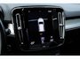 Volvo XC40 T3 Momentum Pro | Panoramisch Schuif-/Kanteldak | Verwarmde voorruit | Elektrische achterklep | Climate Control | Parkeersensoren achter | Brake Assist System | high Perfomance Audio | Dealeronderhouden